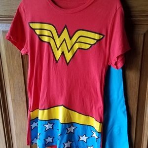 WonderWoman t-shirt with cape and free masks!